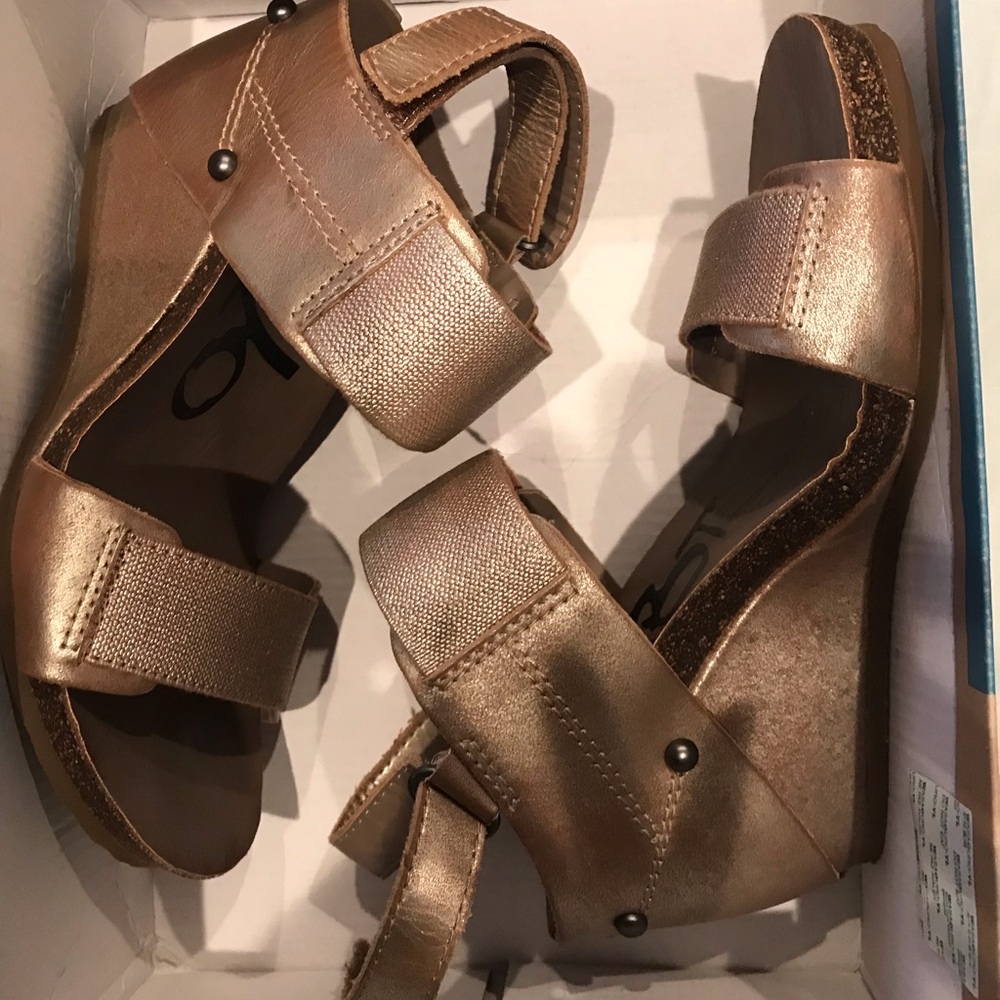 OTBT Trailblazer Wedge Gold Leather / Fabric Size 7